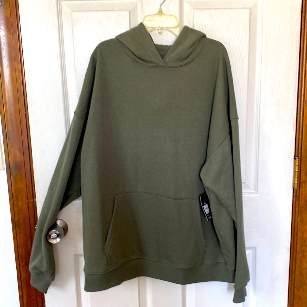 No boundaries Men’s hoodie.
